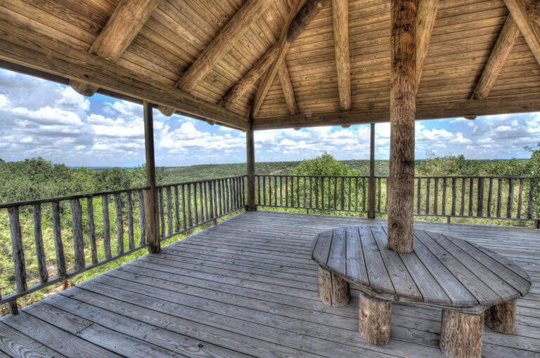 Eagles Nest Trailhead and Observation Park